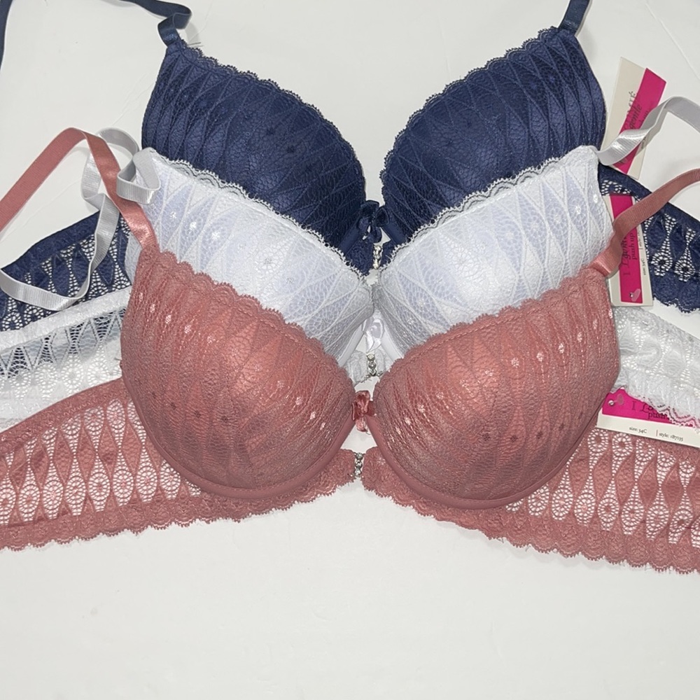 Bundle 3 pieces Lace Push Up Gentle Bra 3 Hooks.  Brand Ilys Lumie. NWT.